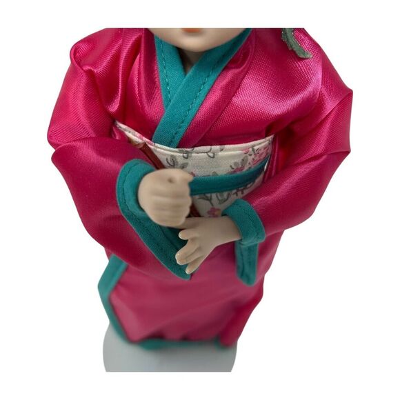 Japanese Geisha Akiko Porcelain Doll In Pink Kimono With Floral Obi & Stand - Picture 4 of 12